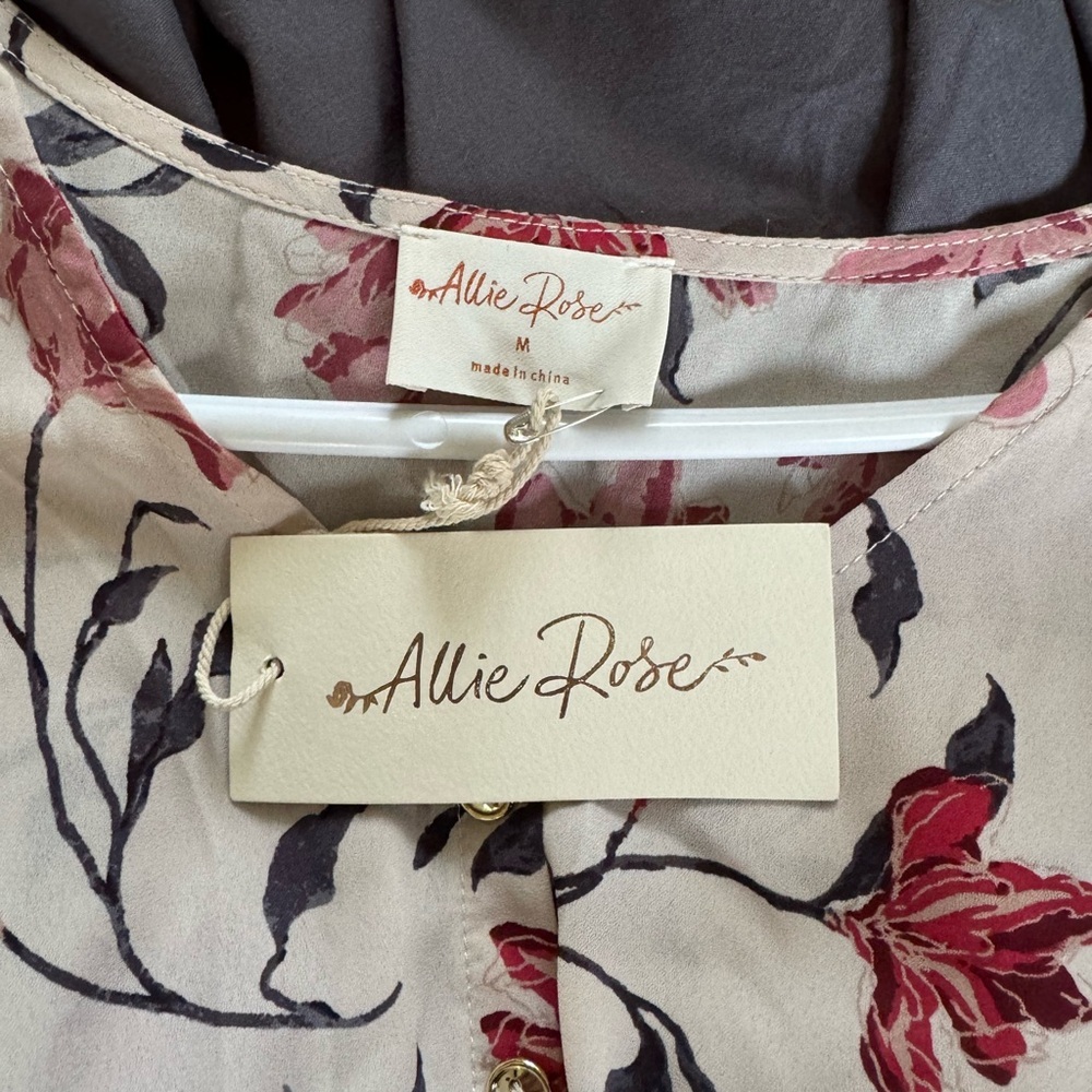 Allie Rose floral blouse - Picture 3 of 6